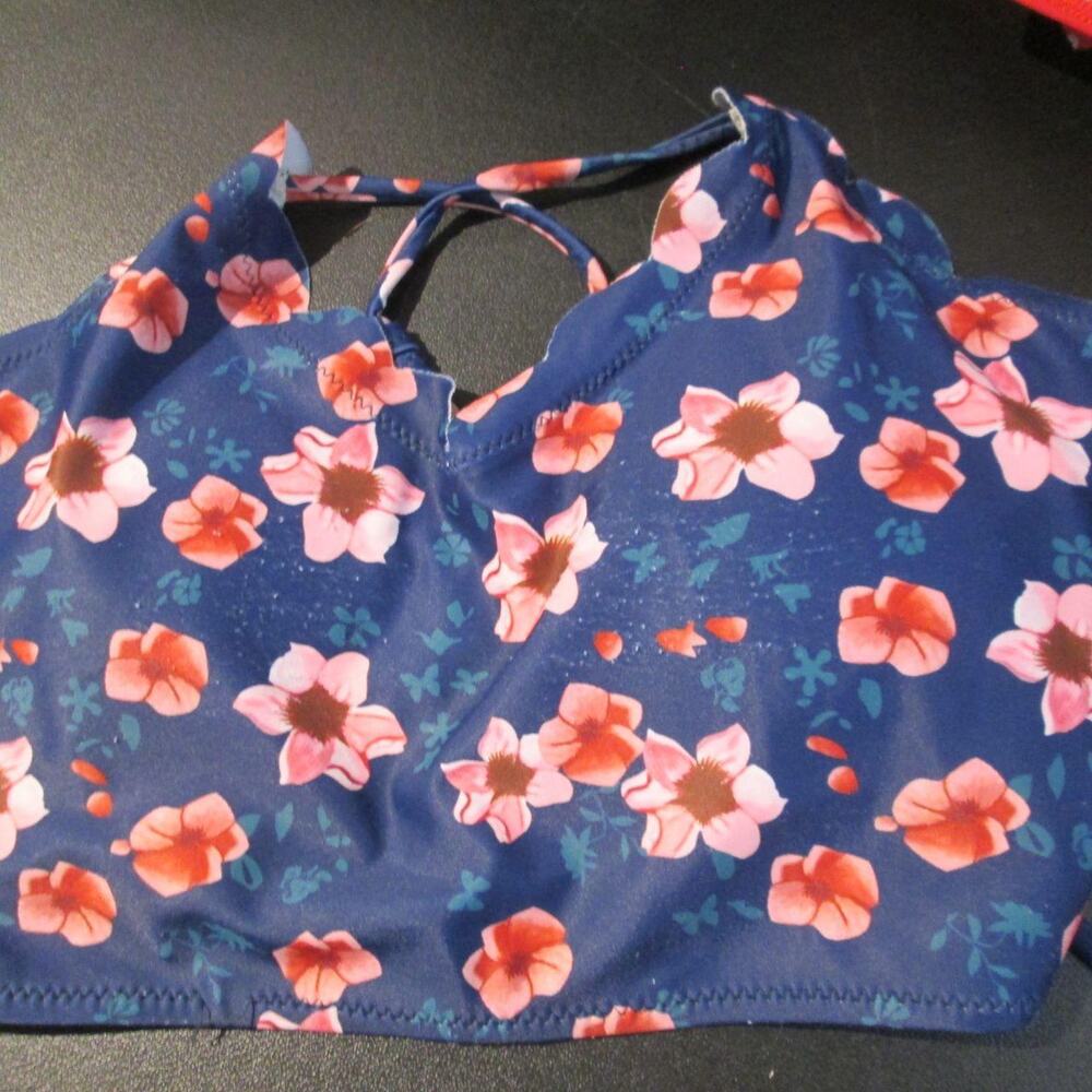 Womens sz 8 swim top